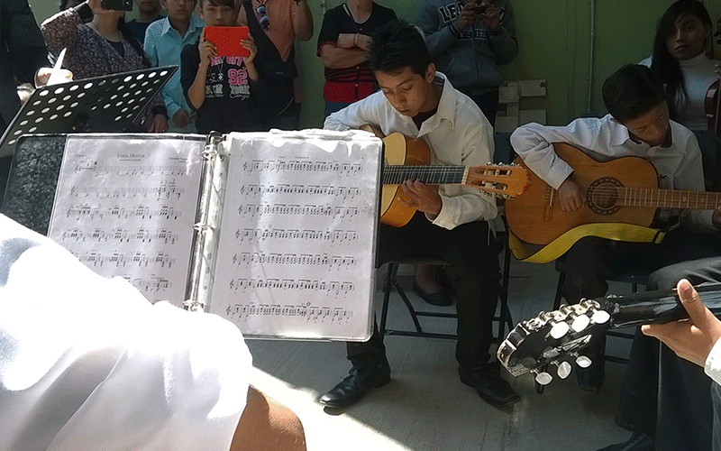 Ensamble juvenil de guitarras