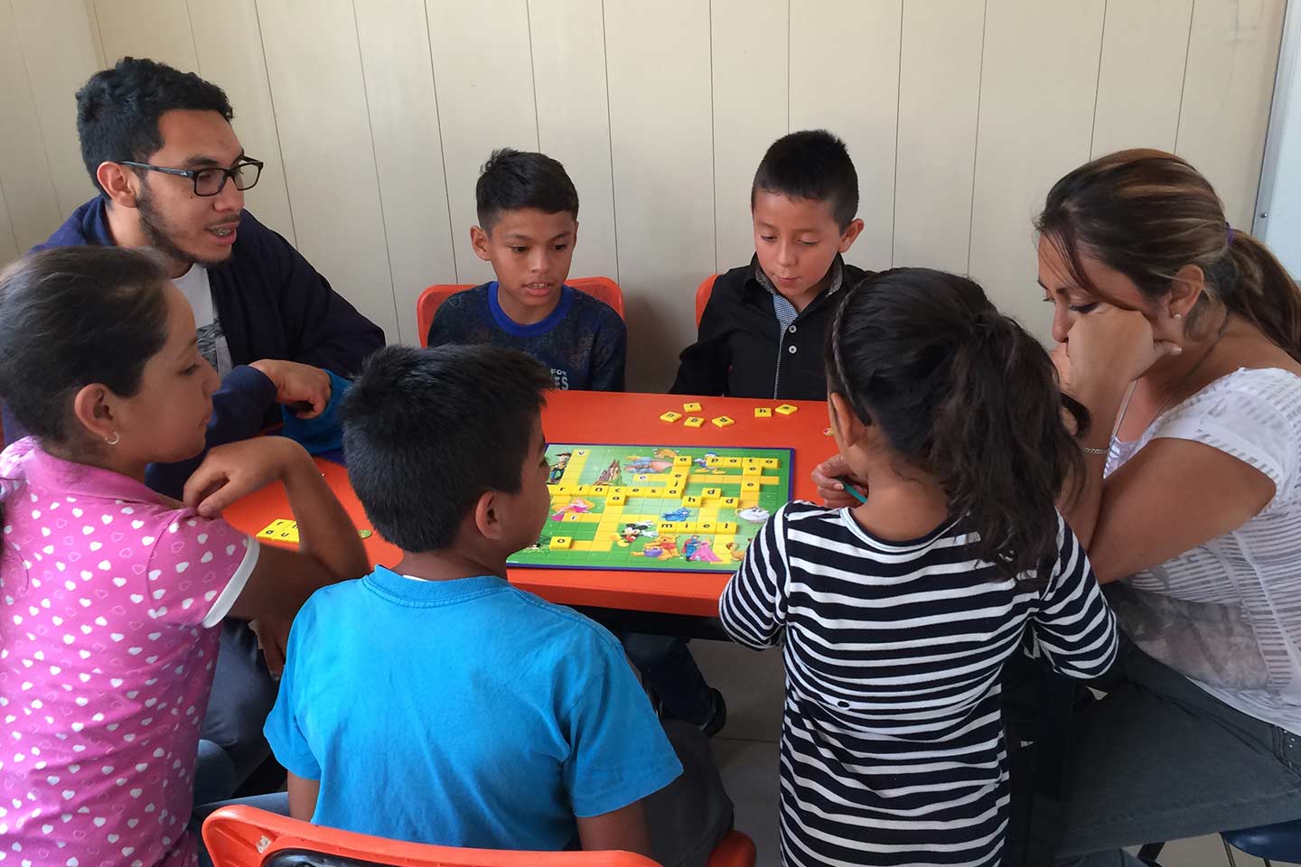Voluntarios de AUGE